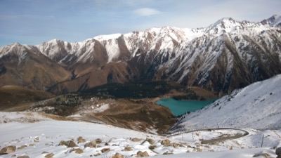 Velké Almatinské jezero - pohled z hor