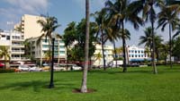 Lummus Park podél ulice Ocean Drive v Miami Beach